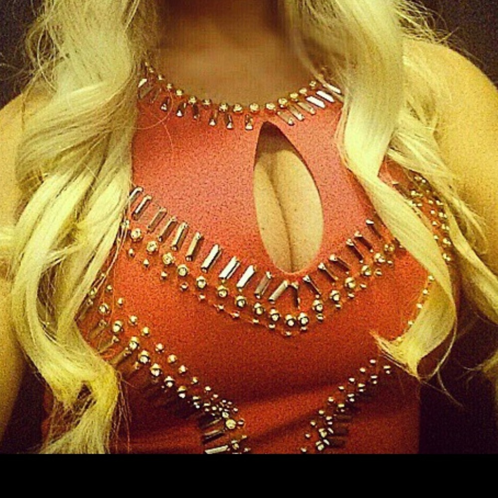 SOLD - Bebe - Coral Keyhole Cocktail Dress  🌺🥂🗝 - Picture 7 of 8